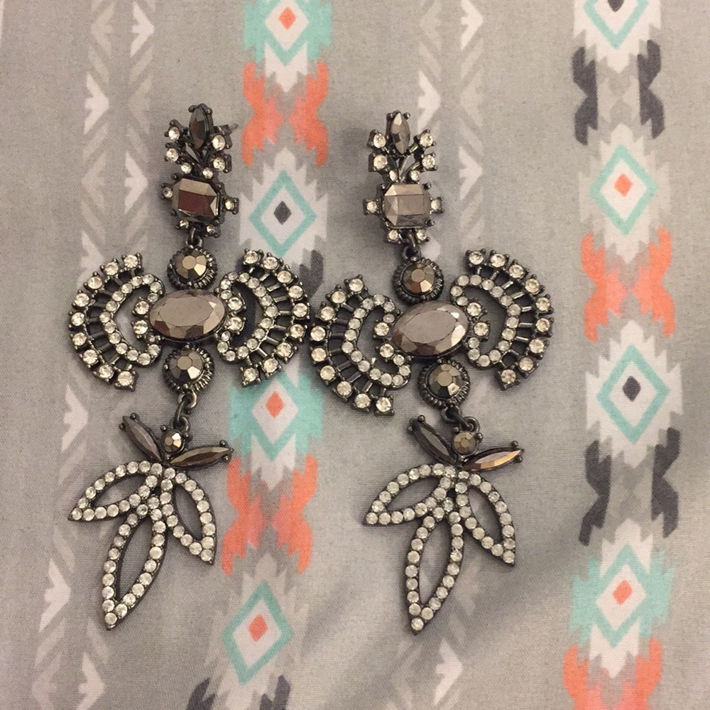 *BOGO 50%*Brand new fancy hanging earrings